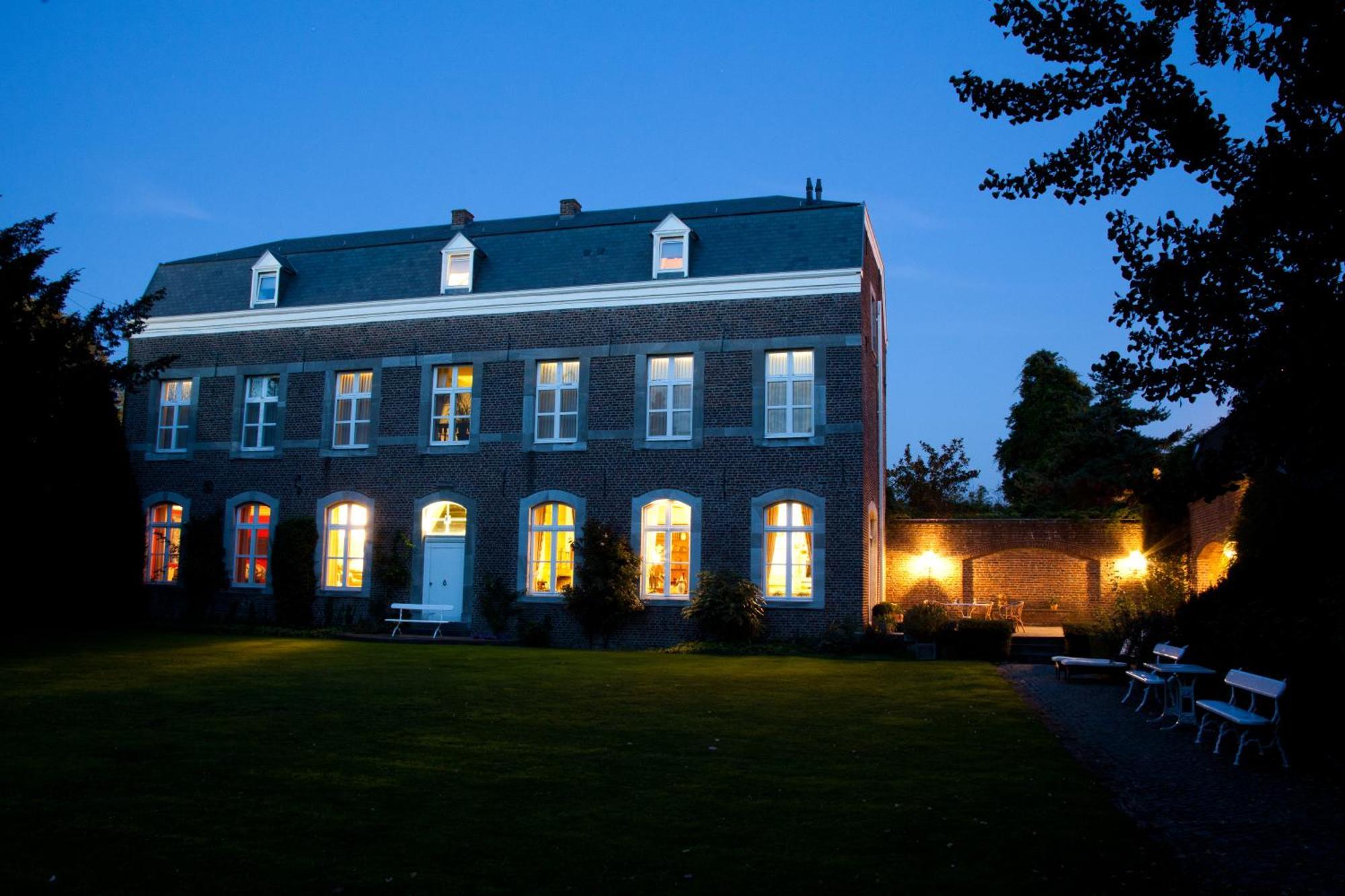 B&B Het Agnetenklooster Maaseik Exteriör bild
