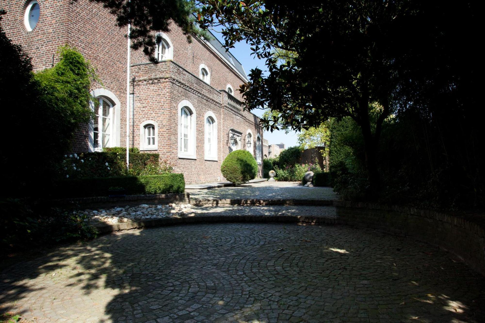 B&B Het Agnetenklooster Maaseik Exteriör bild